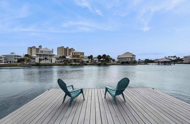 Bonnie Dune - Waterfront Retreat for 8