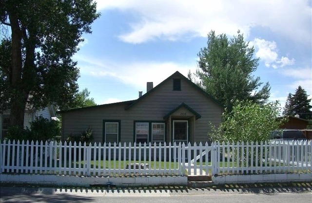 Book Early! Accepting reservations for 2026 summer! Visit Yellowstone!