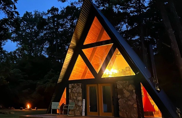 Book Fam A-Frame! Walk to Lake! Sept 21-30 Open!