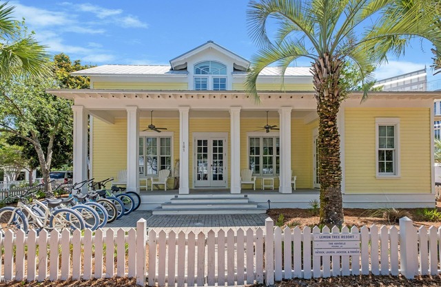 Book Now for a Fall Getaway! Lemon Tree - Beautiful Seaside Home! 4 Adult Bikes!