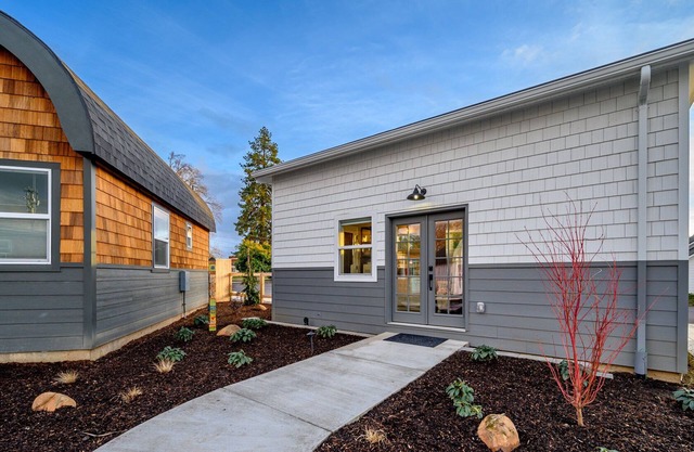 Book the Glam Cottage at The Boutique Retreat in historic downtown McMinnville.