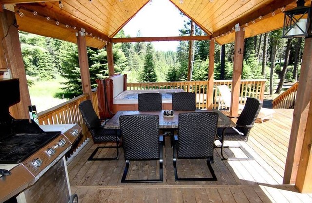 BookStayHop -#33 Cabin on Hyatt Prairie - Beautiful Mountain Views