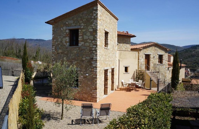 Borgo di Gaiole - Casa BD - apartment with a view & travel guide