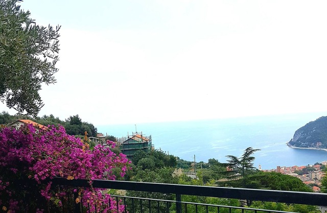 Bougainvillea cottage with panoramic views of the Gulf of Noli. Large garden