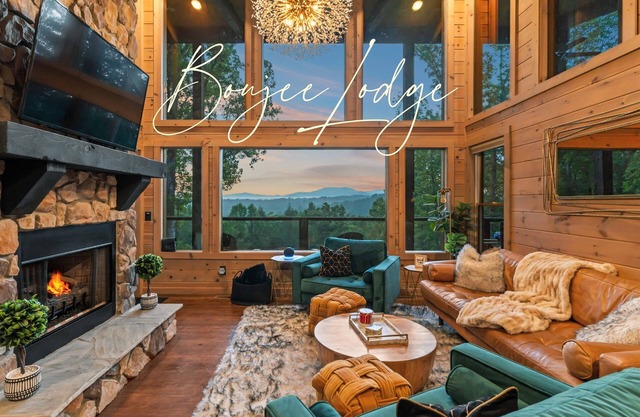 Boujee Lodge | Winter Luxe Escape | Views | Hot Tub | Fire Pit | Game Room
