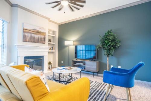 Boulevard Stays Peaceful 1BR King Suite Pool Parking Gym 02