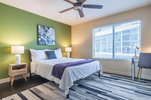 Boulevard Stays Relaxed King Suite Near Downtown Pool & Gym Access