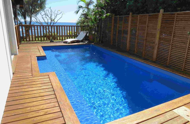Bourbon picine villa with private beach on the lagoon