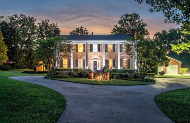 BourbonTrail:Golf Sim,SpeakEZ,Sauna,HotTub,Slps 14