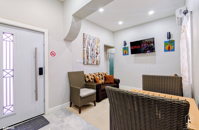 Boutique Hidden Gem | Downtown PRIME Location