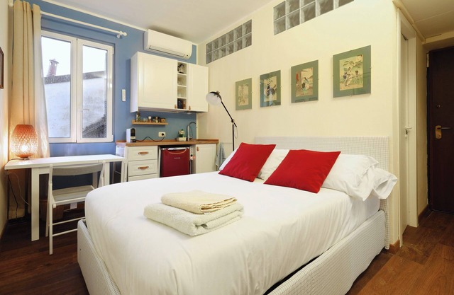 Boutique Loft on Navigli; Stylish & Bright