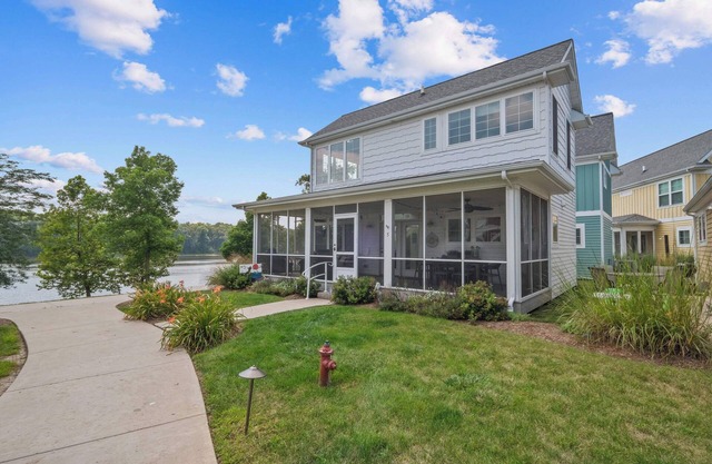 Bow Wow on the River | 1 Bed, 1.5 Bath