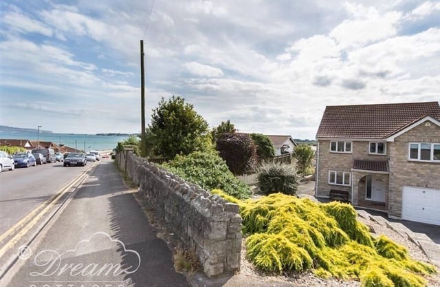 BOWLEAZE VIEW, family friendly, country holiday cottage in Weymouth