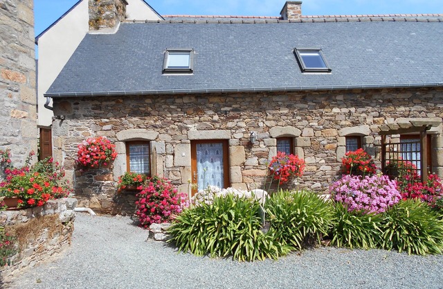 Bréhat" gite in character farmhouse