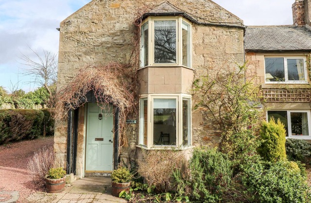 BRAESIDE, pet friendly, with a garden in Coldstream