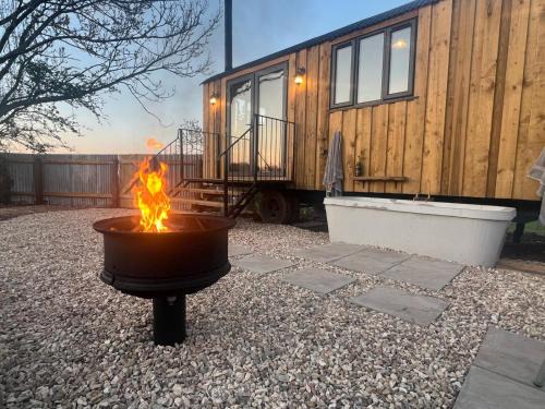 Bramley Shepherds Hut - Whimple