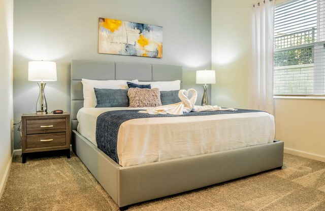 Brand New 2bd/2 bth condo 300