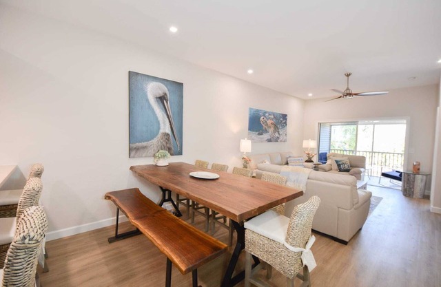 Brand New 3BR Villa, 1 Mile to Beach & Outdoor Fun