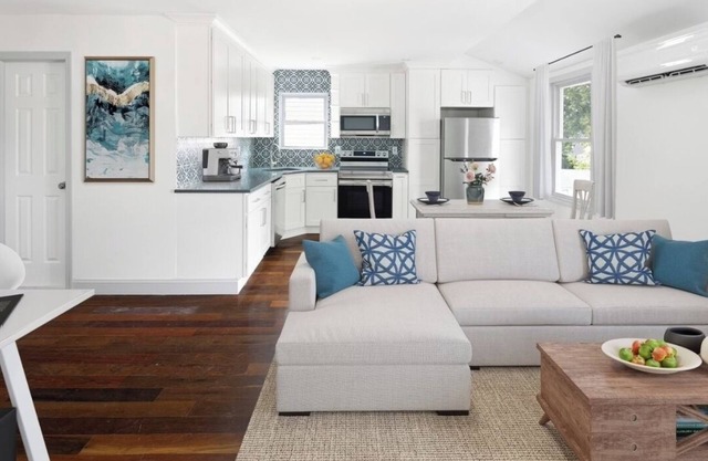 Brand new 6 bedroom house close to JFK and LGA airport.