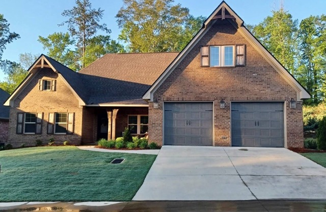 Brand New! Charming 3-bedroom Gameday House in Auburn!