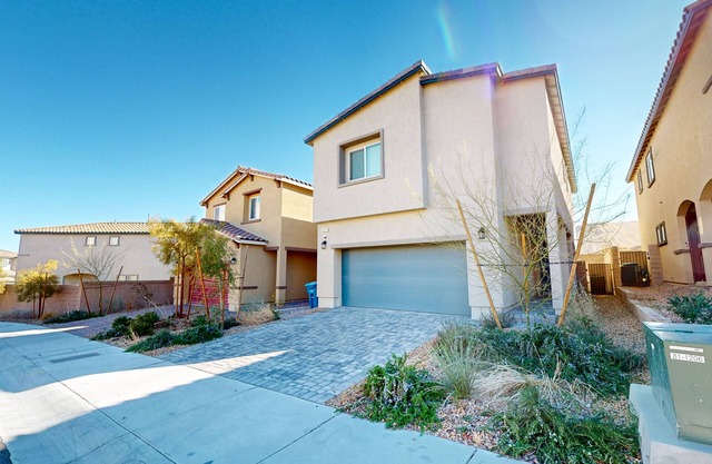 Brand-new comfortable home with smart TVs, full kitchen, patio - great location