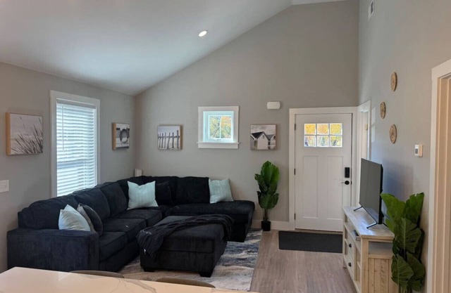 Brand New Cozy Coastal Cottage