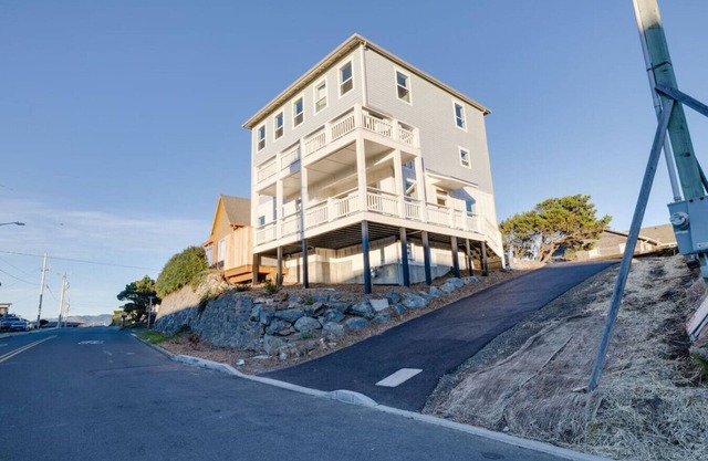 Brand New Custom Construction | Ocean Views | Hot Tub | Arcade | Sleeps 20