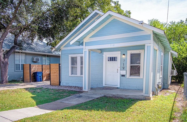 Brand New Listing!cozy Historic House 5mindt