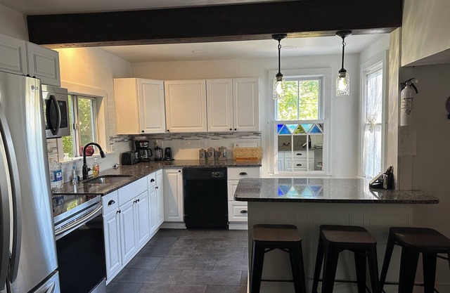 Brand new listing! Soothing farmhouse in Leeds near Grace’s cafe and the creek.