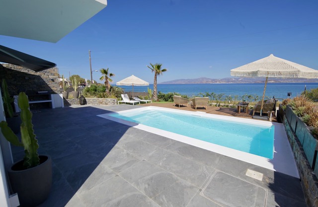 Brand-New Luxurious Private Seafront Villa with Private Pool right on the sea
