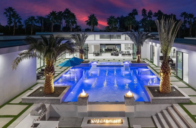 Brand New Luxury Vacation Rental, Private Resort Style Pool & Spa 4