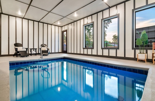 Brand New Modern Luxe 6 Bed w/Arcade Games, Indoor Pool, Great Views!