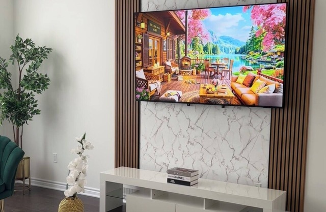 Brand New Private Family 3-bedroom townhome: in Kleinburg