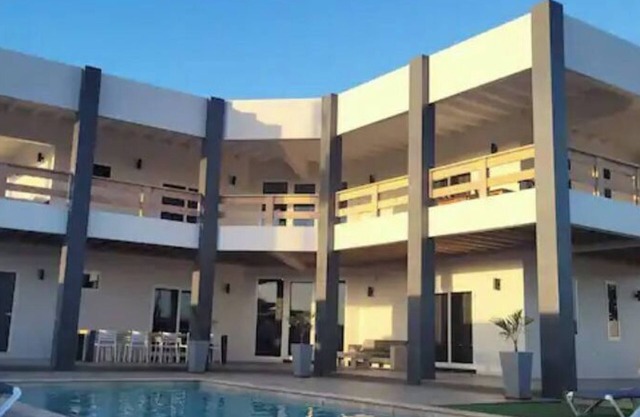 Brand New Private Luxurious Villa in Palm Beach !