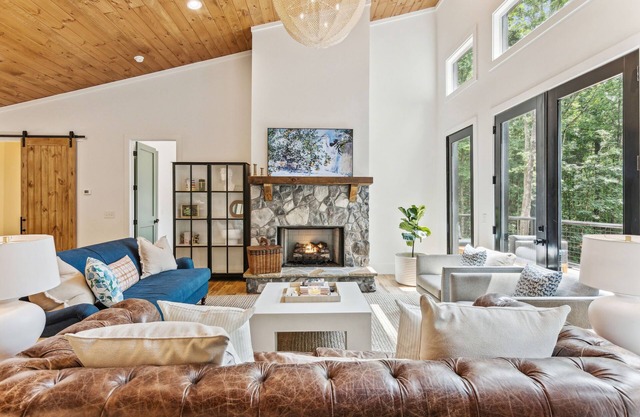 Brand-New Retreat in Elijay: Book now for Fall!