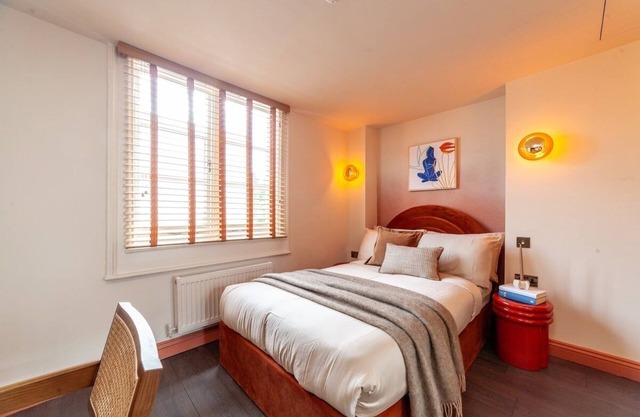 Brand New Studio Serviced Apartment, London