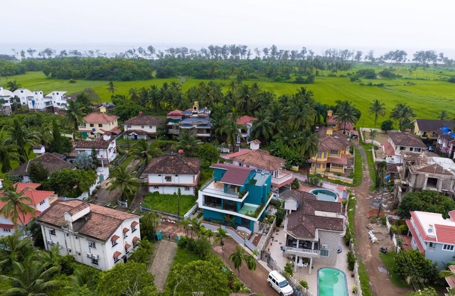 BRAND NEW VILLA LARGE POOL 5 STAR AMENITIES WALKING DISTANCE TO BEAUTIFUL BEACH