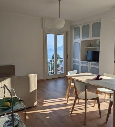 Breathtaking lake view in the heart of Stresa