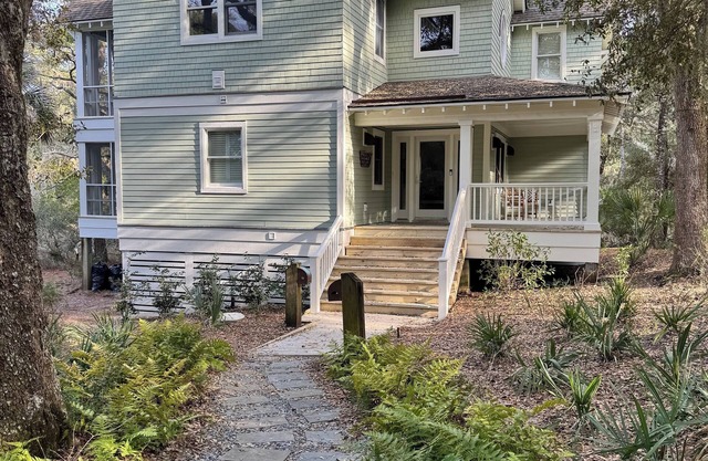 Breathtaking marsh views on Bald Head Island. GOLF available.