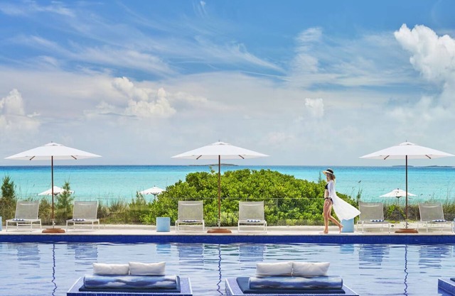 Breathtaking Oceanfront 2BR w/Kitchen and Living Area | Private Beach Access