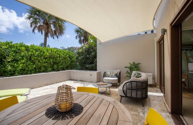 Breathtaking panoramic view apartment in a gated resort