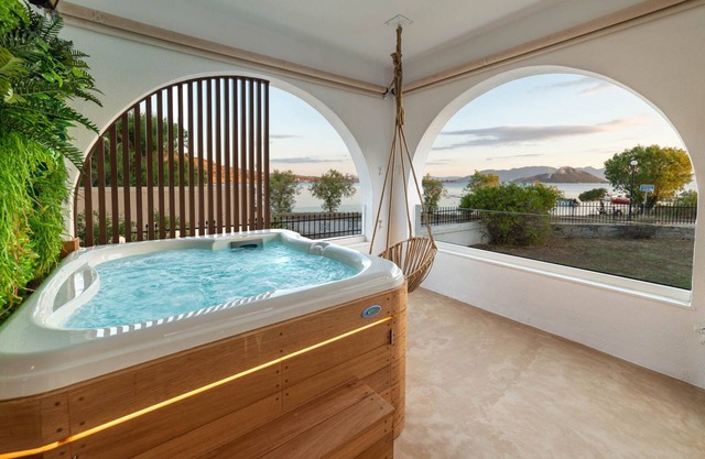 Breathtaking Sea View With Jacuzzi for Couples and Families