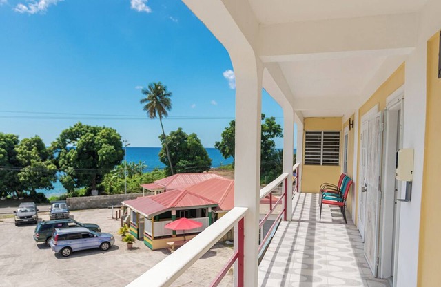 Breathtaking Seafront, 5 bdrm Guesthouse in Jimmit. Perfect for groups.