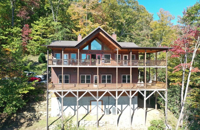 BREATHTAKING VIEWS! 4.2 ACRES PRIVACY, 3,800 FT ELEVATION, GATED, OWNER MANAGED