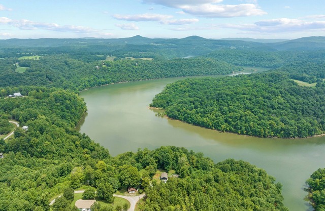Breathtaking Views of Dale Hollow Lake