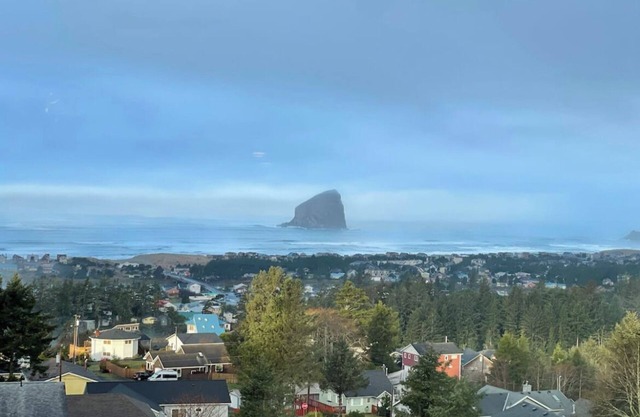 Breathtaking Views & Elevator! Room for Everyone!