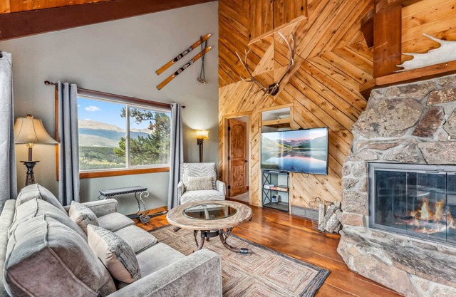 Breck Mountain Retreat w/2 Decks & Stunning Views