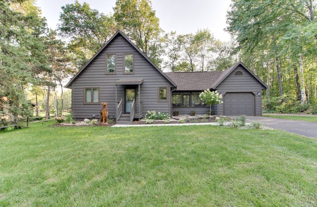 Breezy Point Cabin: Deck w/Golf Course Views!