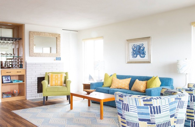 Breezy Sailboat Villa: 1 block from beach!