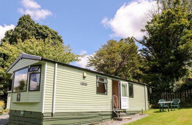 BRENTOR, family friendly, with a garden in Moortown